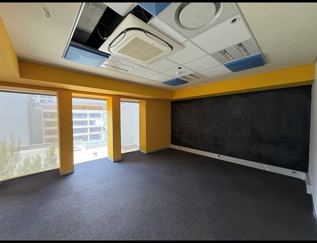 383.50M² OFFICE TO LET IN FORESHORE